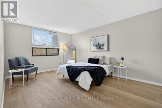 99 Donn Ave in Hamilton, ON - Building Photo - Building Photo