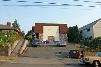 3827 SE Francis St in Portland, OR - Building Photo - Building Photo