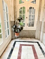 1726 Beacon St in Brookline, MA - Building Photo