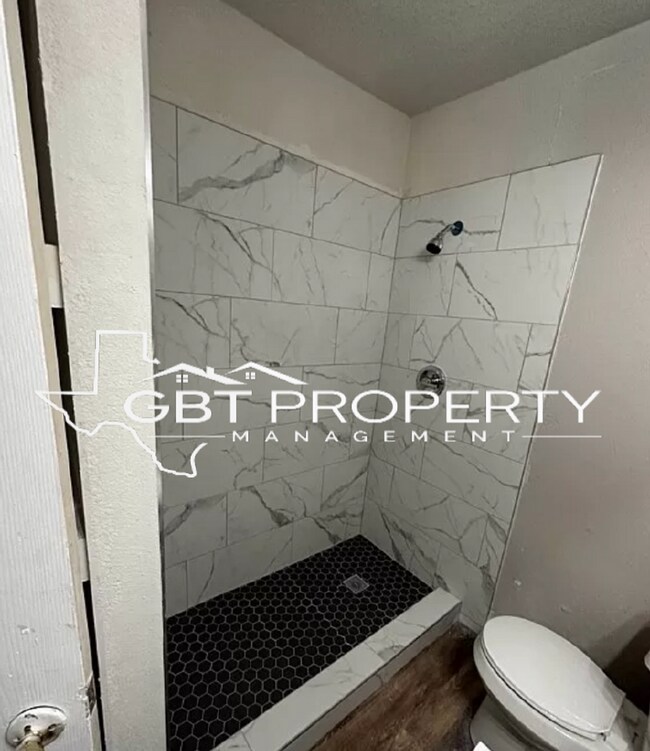 10765 TX-16 in Poteet, TX - Building Photo - Building Photo