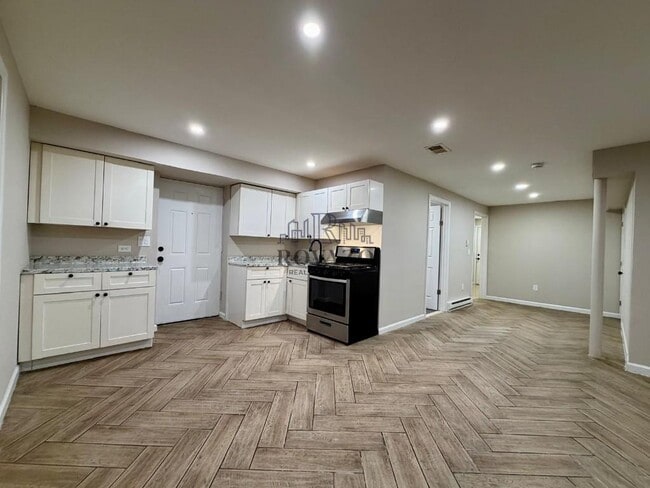 172 Seymour Ave in Newark, NJ - Building Photo - Building Photo