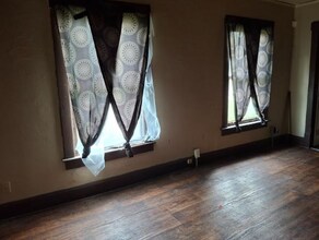 1415 S Greenlawn Ave in Peoria, IL - Foto de edificio - Building Photo