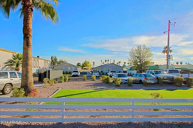 property at 949 E Roma Ave