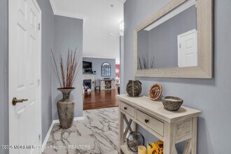 410 St Andrews Pl in Englishtown, NJ - Building Photo - Building Photo