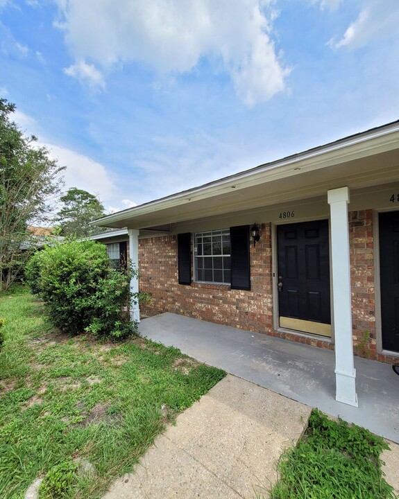 4804 Tradewinds Dr in Pensacola, FL - Building Photo