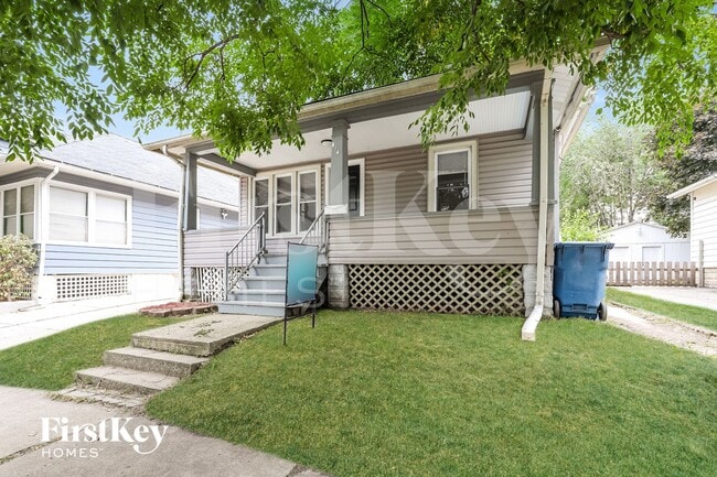 property at 814 Bowditch St