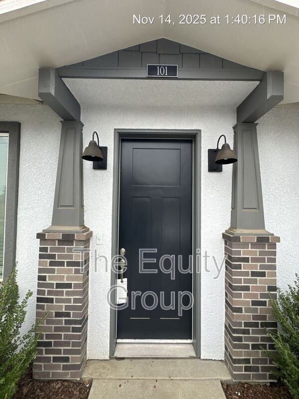 418 S Summit St in Visalia, CA - Building Photo - Building Photo