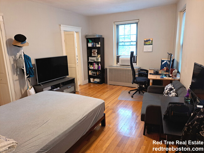 64 Queensberry St, Unit 2 in Boston, MA - Building Photo - Building Photo