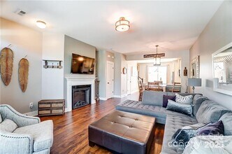 2711 Tranquil Oak Pl in Charlotte, NC - Building Photo - Building Photo
