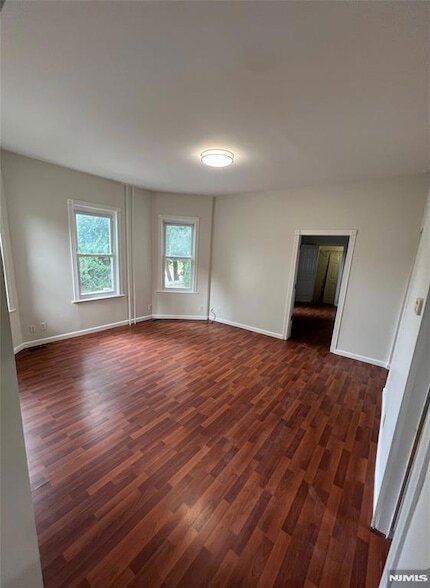 510 Shaler Blvd in Ridgefield, NJ - Foto de edificio - Building Photo