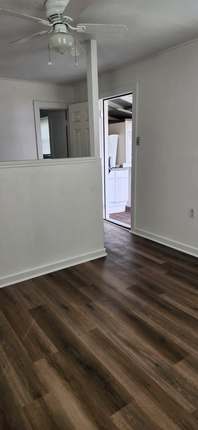 801 Houston St, Unit # 1/2 in Arlington, TX - Building Photo - Building Photo