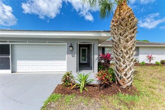 204 Monet Dr in Nokomis, FL - Building Photo - Building Photo