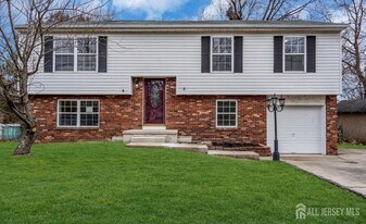 321 Almonesson Rd in Gloucester Township, NJ - Building Photo