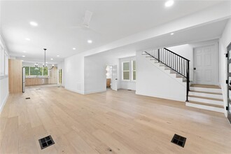 3301 Duval St in Austin, TX - Building Photo - Building Photo