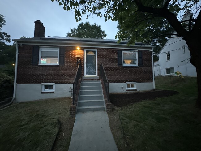 property at 1917 S Quebec St