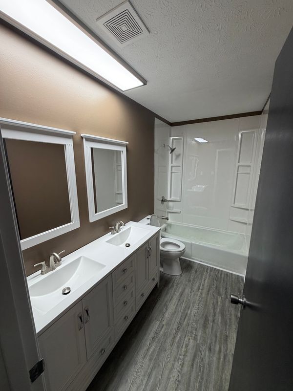 2613 Accasia Dr in Louisville, KY - Foto de edificio - Building Photo