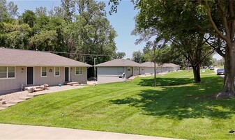 3514 Wilson Ave, Unit 3514 Unit B in Leavenworth, KS - Building Photo