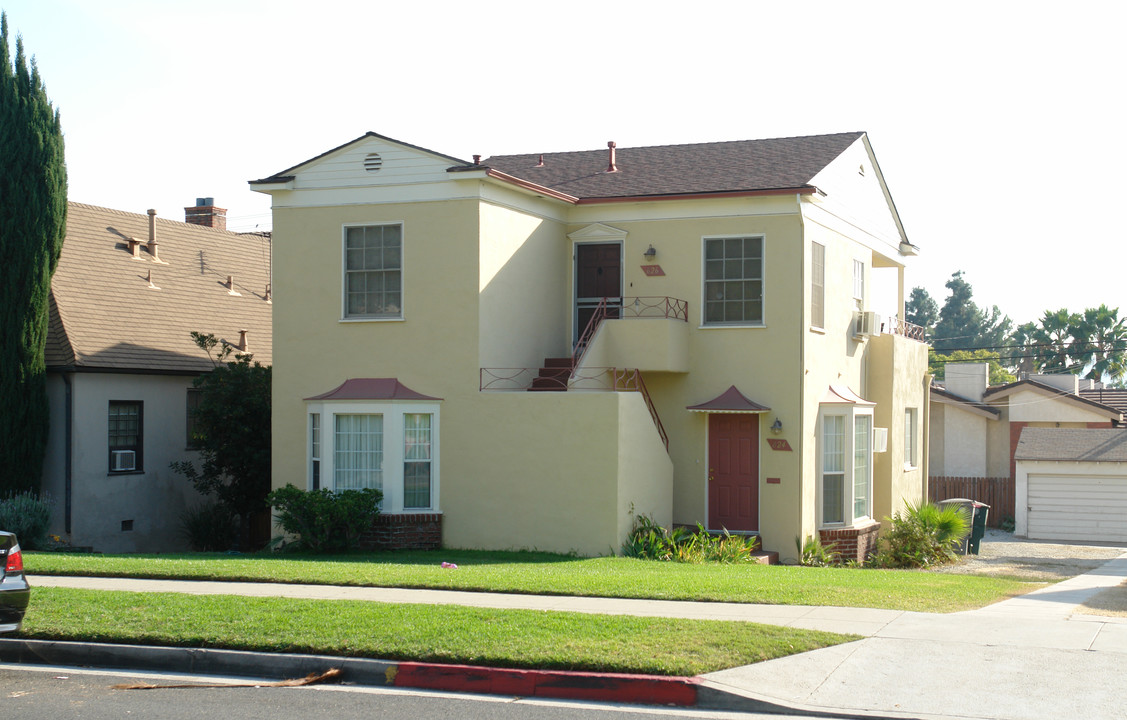 624 Glenwood Rd in Glendale, CA - Foto de edificio