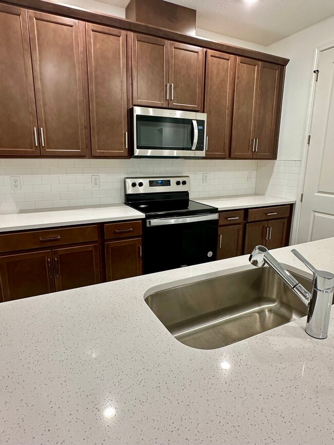 13719 Lippman Aly, Unit 1 Bedroom/ 1 Bath Garage Apt in Orlando, FL - Building Photo - Building Photo