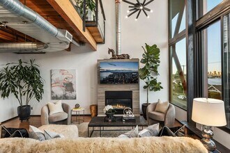 1707 D Dexter Ave N in Seattle, WA - Building Photo - Building Photo