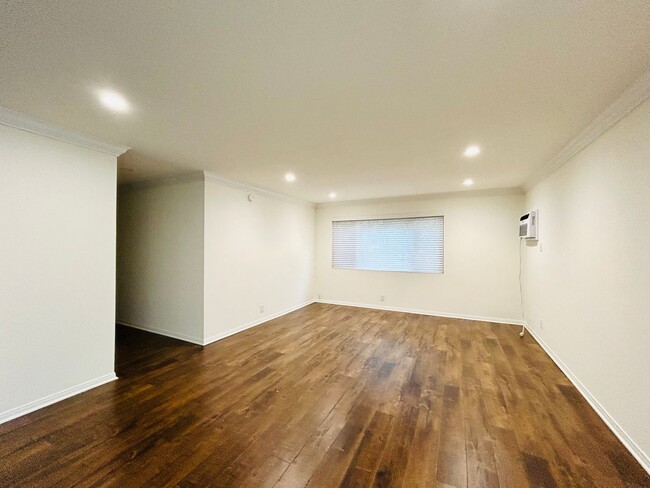 9725 Charnock Ave in Los Angeles, CA - Building Photo - Building Photo