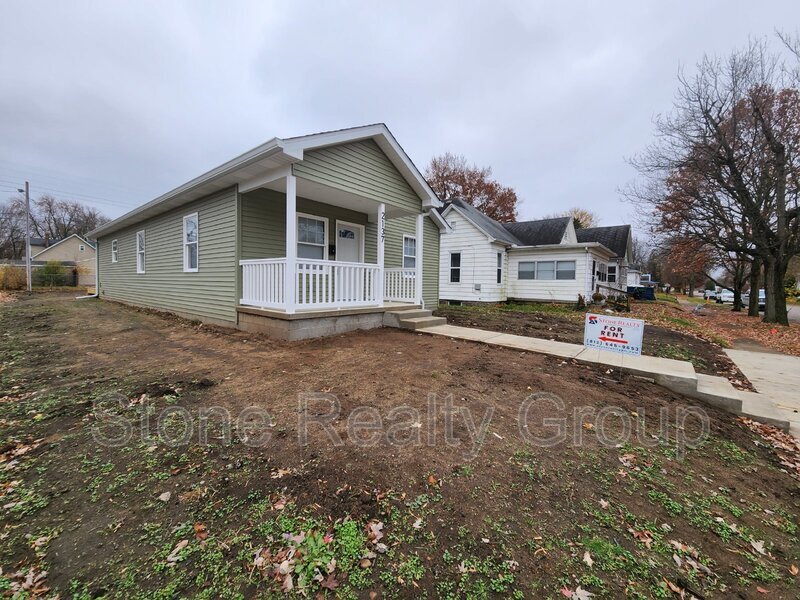 2137 N 14th St in Terre Haute, IN - Building Photo
