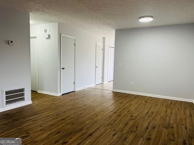 104 Peachtree Ct in Lagrange, GA - Building Photo - Building Photo