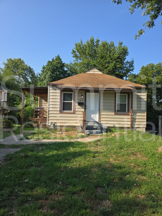 property at 1962 Garfield Ave