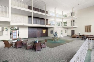 400 N Acacia Ave in Fullerton, CA - Building Photo