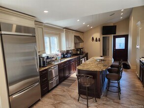 10 Foxwood Ln in Thornwood, NY - Building Photo - Building Photo