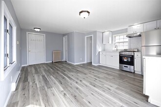 14 Main St in Sayville, NY - Building Photo - Building Photo