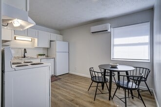 Carolina Drive - Greenville - 822 in Greeneville, TN - Foto de edificio - Interior Photo