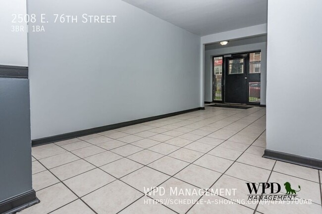 2508 E 76th St in Chicago, IL - Building Photo - Building Photo