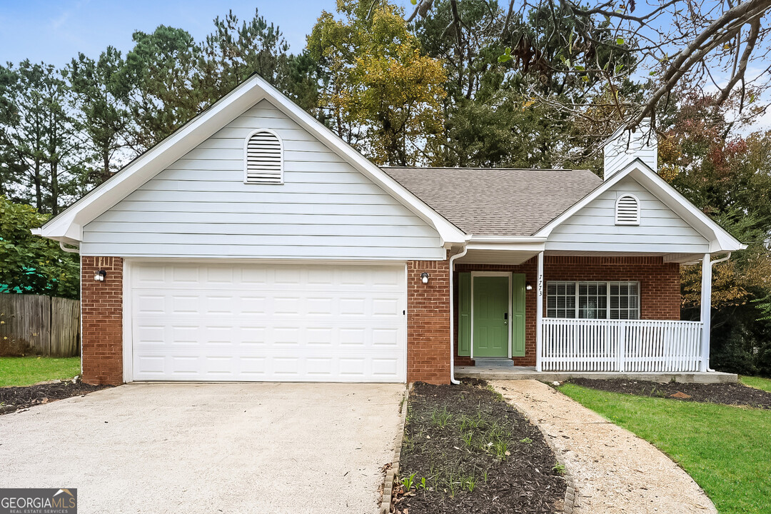 7773 Antebellum Ln in Riverdale, GA - Foto de edificio