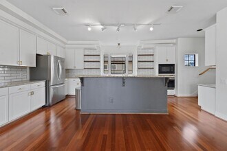2402 Calumet St in Houston, TX - Building Photo - Building Photo