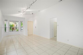 1840 NW 78th Ave in Pembroke Pines, FL - Building Photo - Building Photo