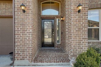 15820 Oak Pointe Dr in Fort Worth, TX - Building Photo - Building Photo