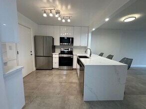 406 NW 68th Ave, Unit 519 in Plantation, FL - Building Photo - Building Photo