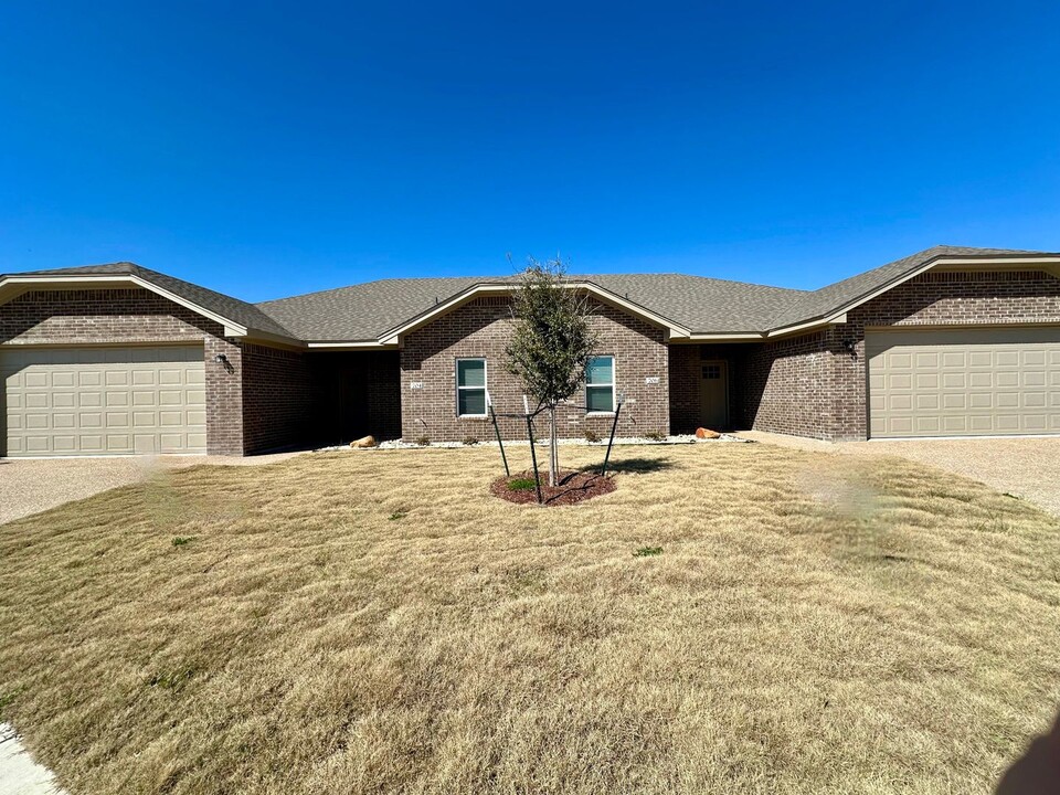 705 Tower Ml-Unit -707 in Robinson, TX - Building Photo
