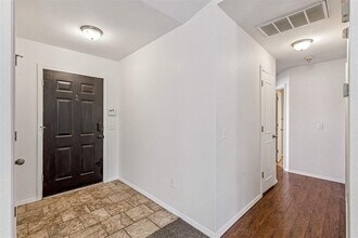 2101 Harbor Dr in Norman, OK - Foto de edificio - Building Photo