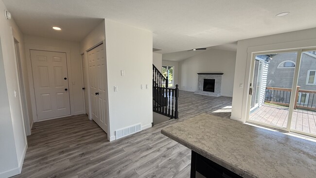 2057 Eastcastle Dr SE in Grand Rapids, MI - Building Photo - Building Photo