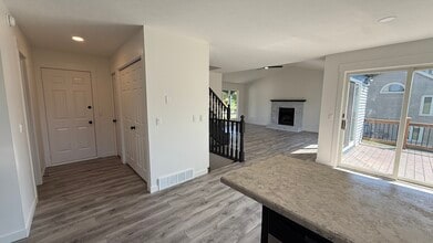 2057 Eastcastle Dr SE in Grand Rapids, MI - Building Photo - Building Photo