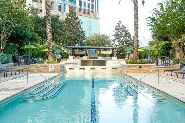 Camden Post Oak in Houston, TX - Foto de edificio - Building Photo