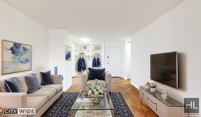 EAST 63 STREET in New York, NY - Building Photo - Building Photo
