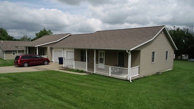 831 W 8th St in Fort Scott, KS - Building Photo - Building Photo