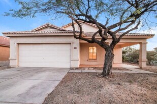 1937 E Lusitano Loop in San Tan Valley, AZ - Building Photo