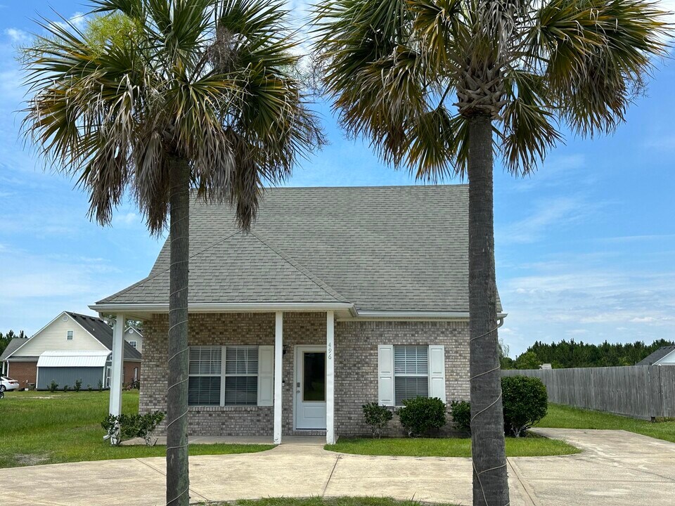 496 Tropical Way in Freeport, FL - Building Photo
