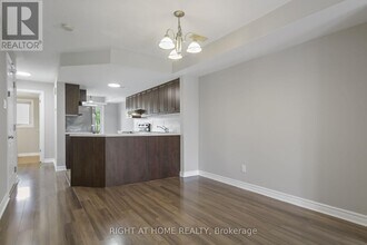1120 Klondike Rd in Ottawa, ON - Building Photo - Building Photo