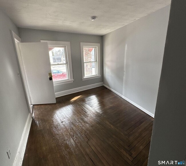 2310 Barnum Ave in Stratford, CT - Building Photo - Building Photo