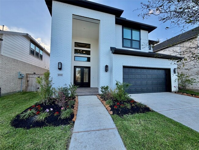 property at 1111 Luna Dr